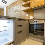 Golden Pine, A Private Apartment In Five Star Hotel