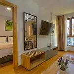 Golden Pine, A Private Apartment In Five Star Hotel
