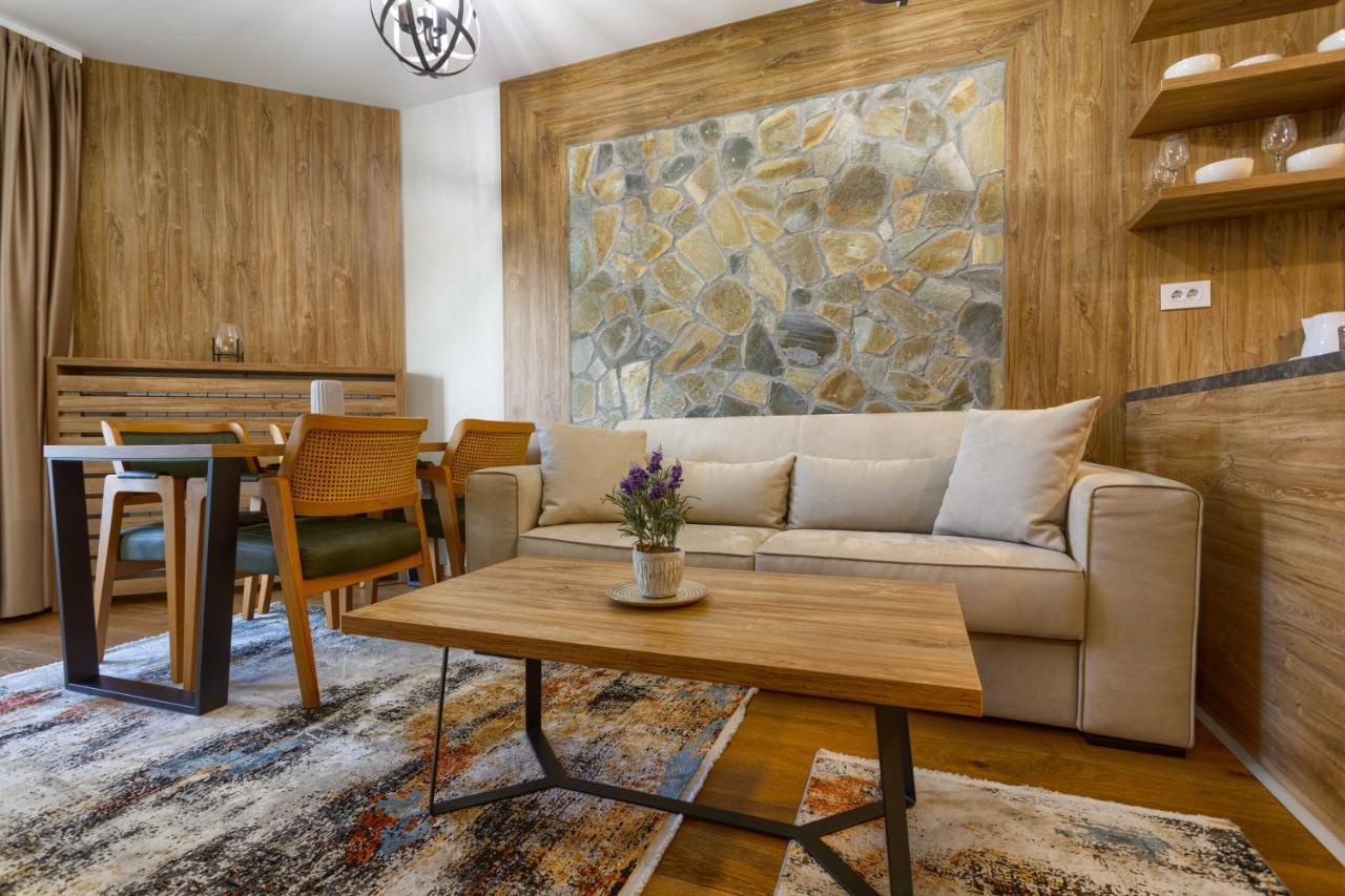 Golden Pine, A Private In Five Star Apartment