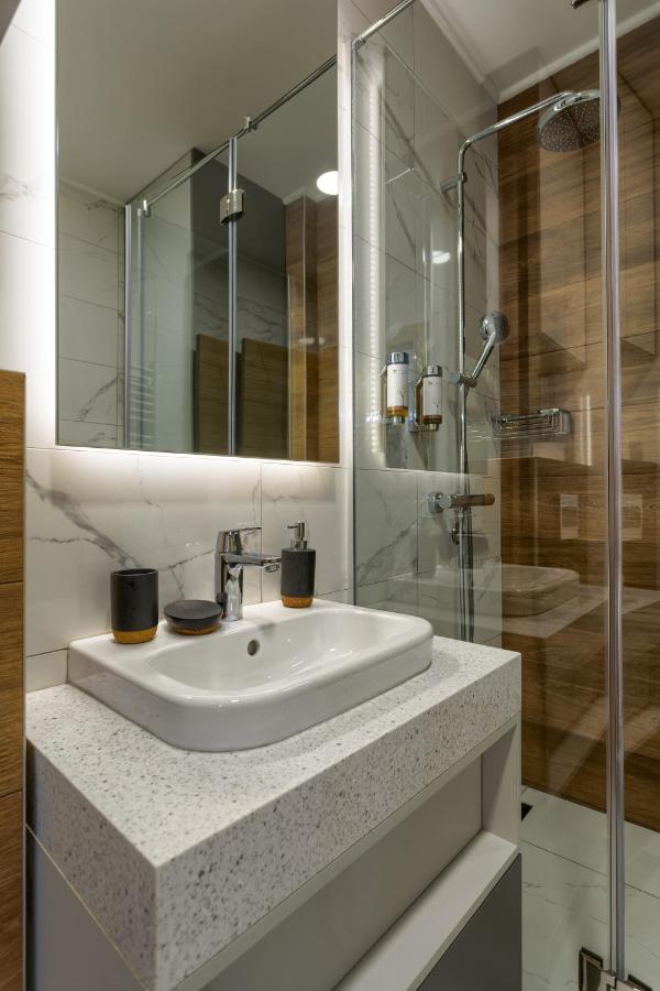 Golden Pine, A Private In Five Star Apartment *